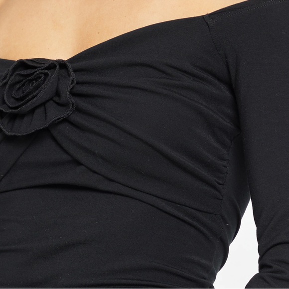 Kourt Long Sleeve Off Shoulder Top - Picture 6 of 6